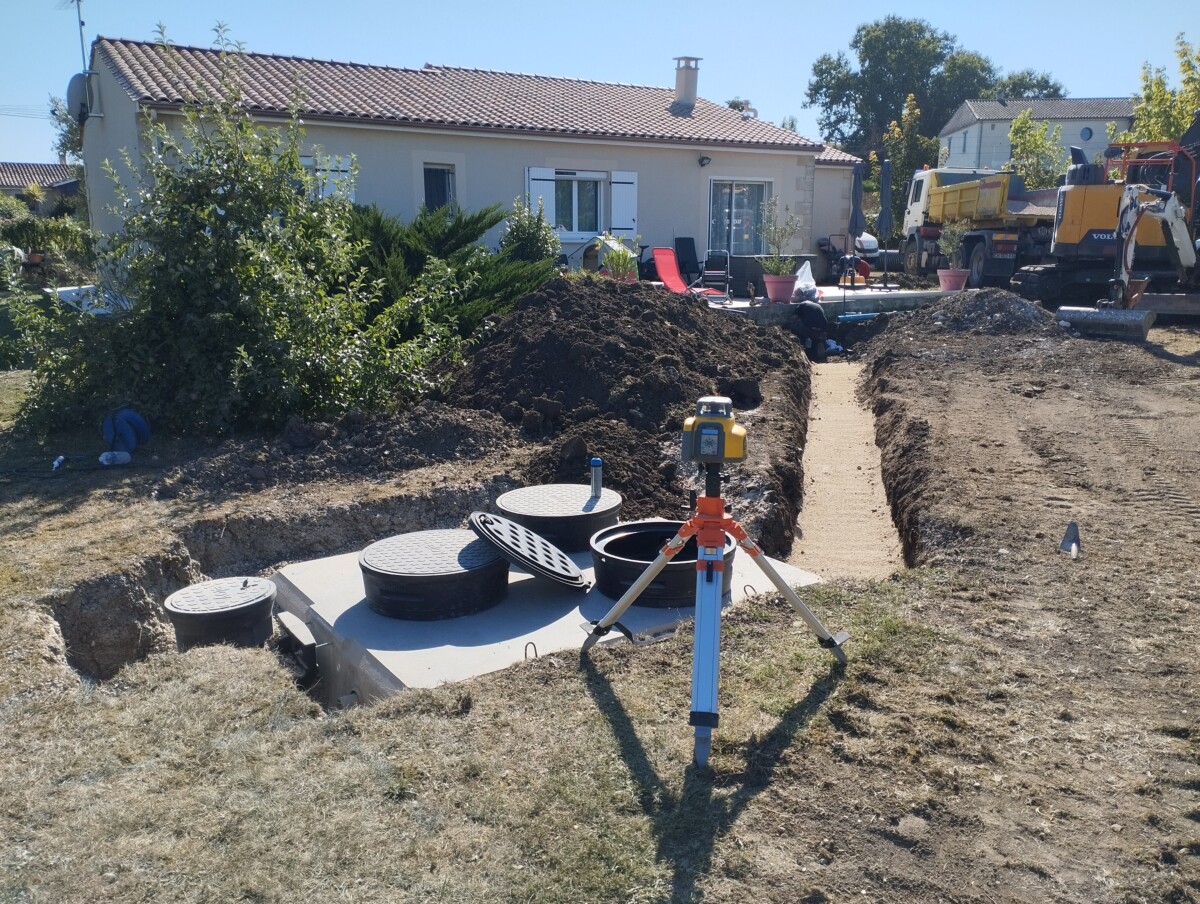 Vue arrière du pavillon, avec sa filière compact ELOY WATER et son raccordement pré-remblayée.